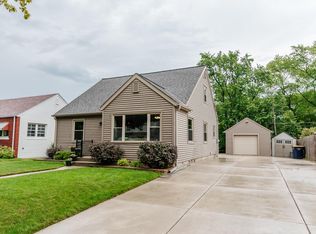1322 S 89th St, West Allis, WI 53214