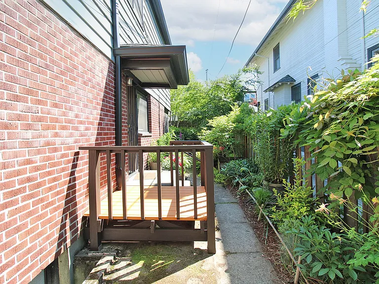 2406 NW Overton St #5 — Photo 26
