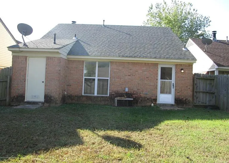 1028 We Ross Pkwy W — Photo 7