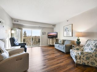 1331 Lake Dr #A213, Chanhassen, MN 55317