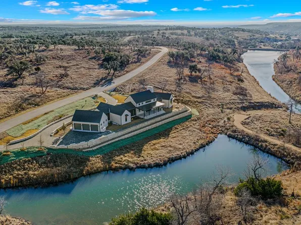 2339 Hagee Dr, Fredericksburg, TX 78624