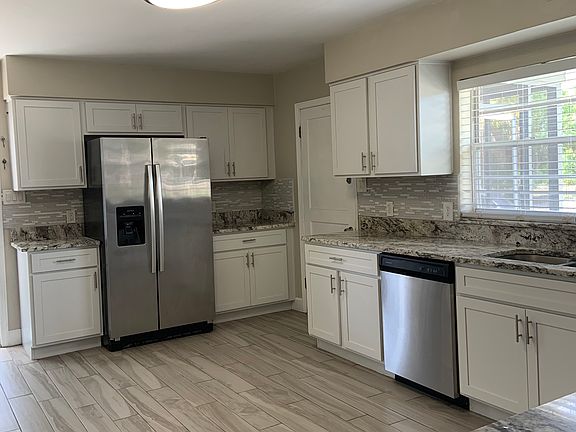 4th image of 2424 W Cass St