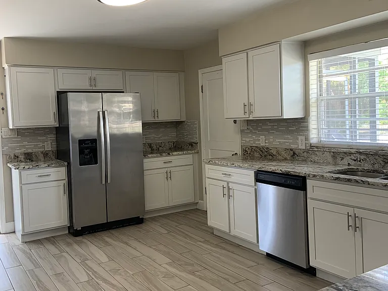 2424 W Cass St — Photo 4