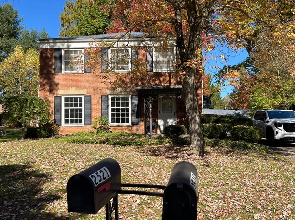 2519 Falmouth Rd, Akron, OH 44333