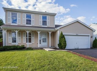 1341 Fountain Green Dr, Crystal Lake, IL 60014