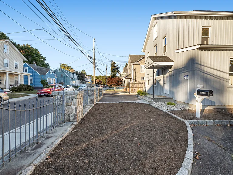 14 Plymouth Ave #A — Photo 33