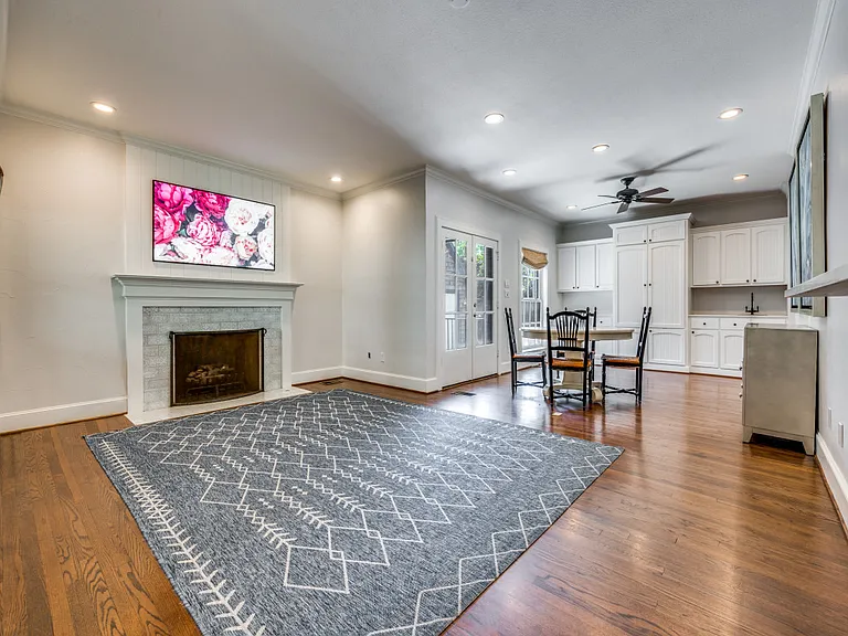 3837 Villanova St — Photo 1
