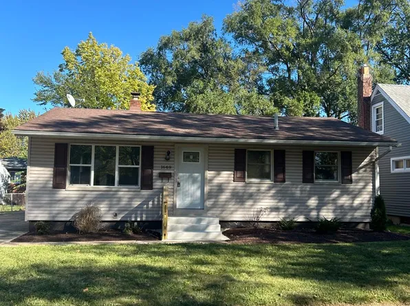 1648 Oakmont Ln, Sandusky, OH 44870