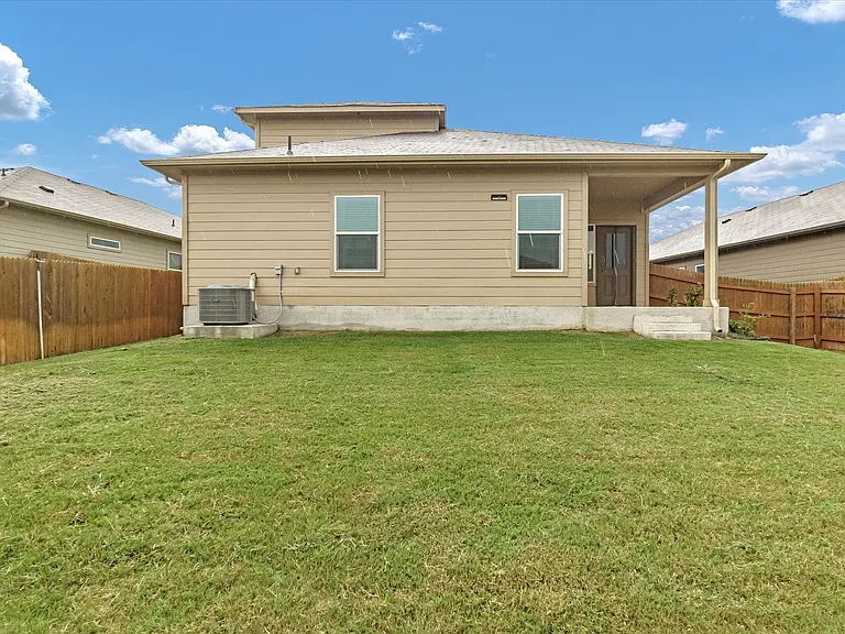 1013 Gaelic Dr — Photo 21