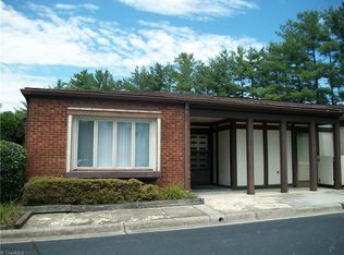 1135 Gatehouse Rd, High Point, NC 27262