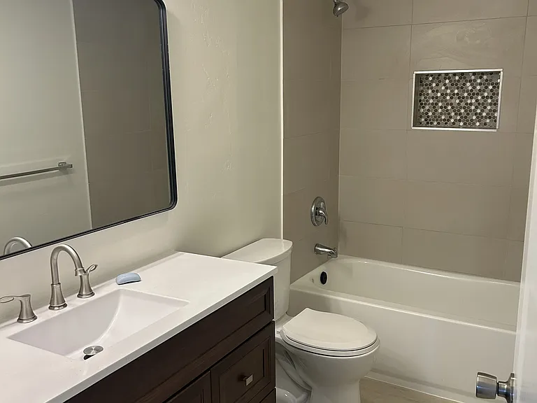 256 E Center St — Photo 10
