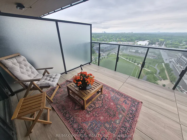 27 McMahon Dr #2011 — Photo 4