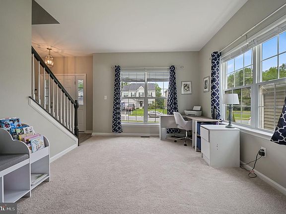 4th image of 1005 Bilboa Ct