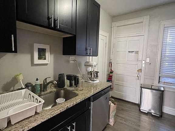 3rd image of 2912 N Albany Ave APT 3E
