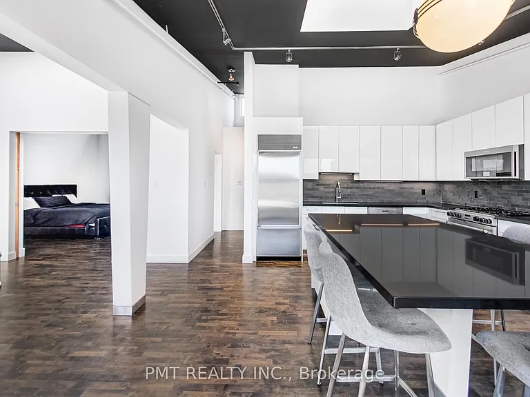 676 Richmond St W #210 — Photo 23