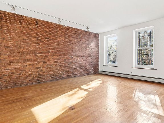 2nd image of 424 13th St #2C
