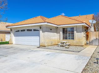 2039 Thomas Dr, Lancaster, CA 93535