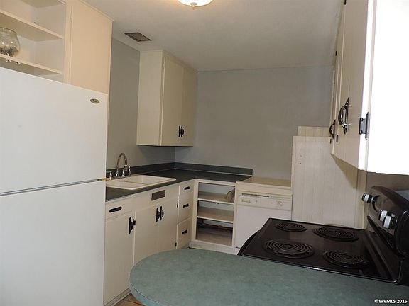 3rd image of 3173 Tess Ave NE