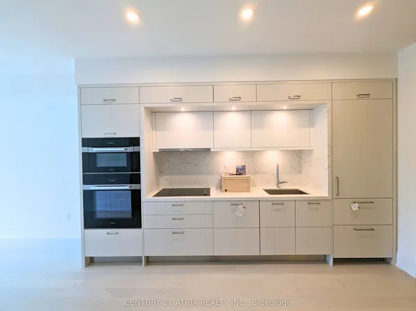 155 Merchants Wharf #523, Toronto, ON M5A 0Y4
