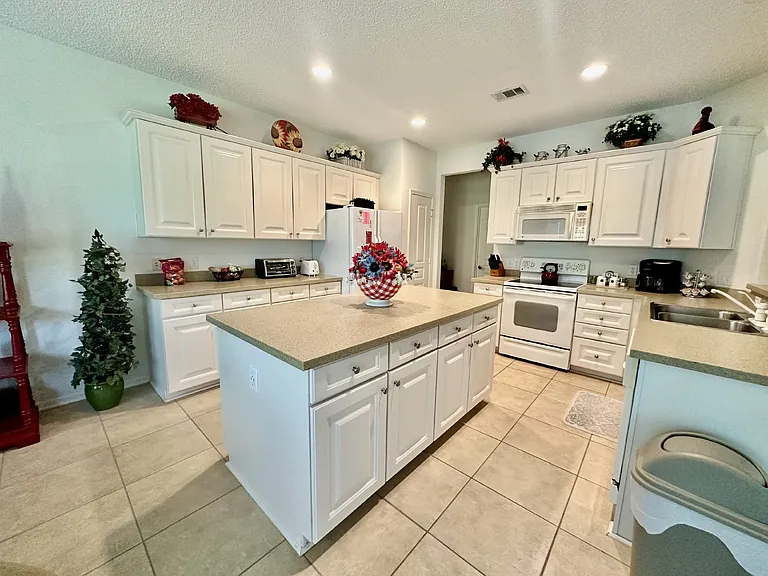 114 Landing Ln — Photo 9