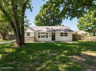 5426 Count Fleet Dr, Louisville, KY 40272