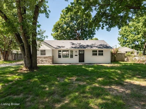 5426 Count Fleet Dr, Louisville, KY 40272