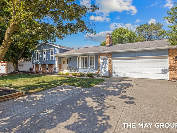 3rd image of 7151 Churchill St