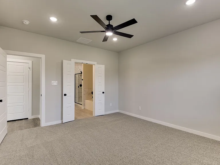 4257 Clovis Ct — Photo 10