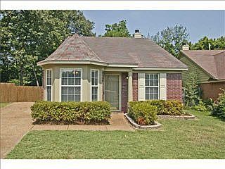 1st image of 813 Pecan Gardens Cir W