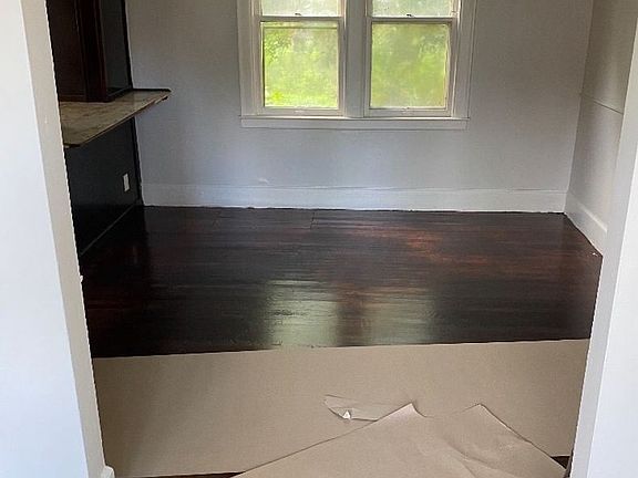 4th image of 20445 Greeley St