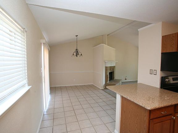 4th image of 1409 Jabbet Dr