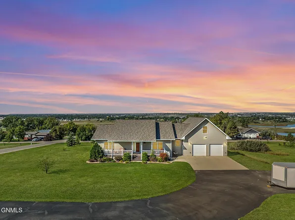 13415 Kings View Ln, Williston, ND 58801