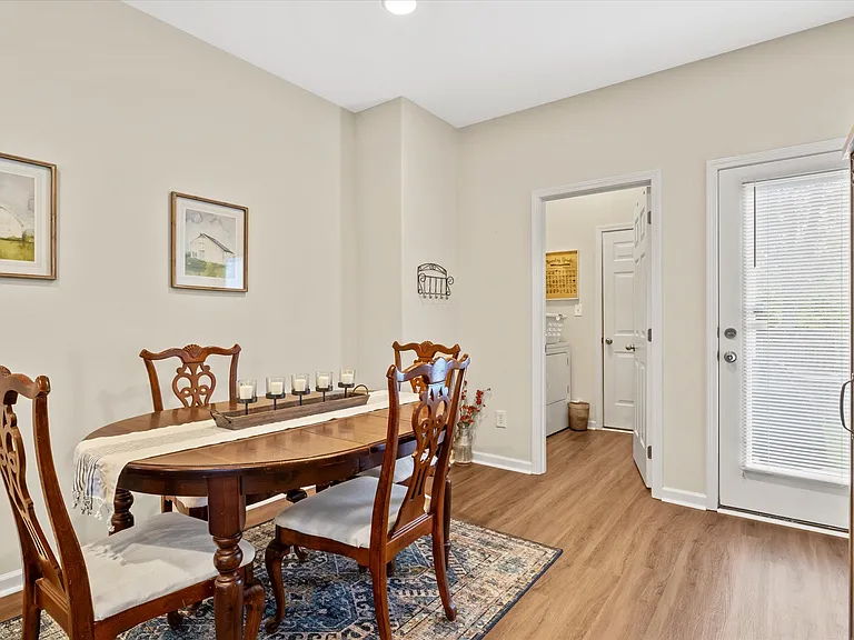 2537 Sun Seeker Ct — Photo 8