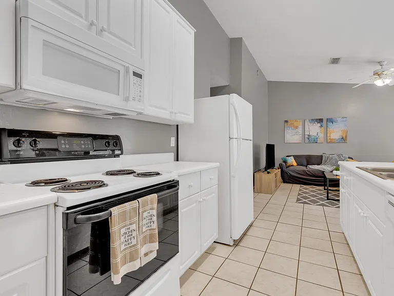 213 Cactus St — Photo 17