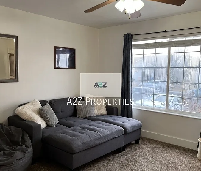 358 N Peach St — Photo 3