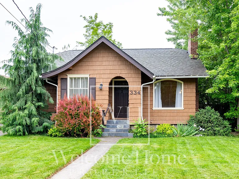334 E Chestnut St — Photo 1