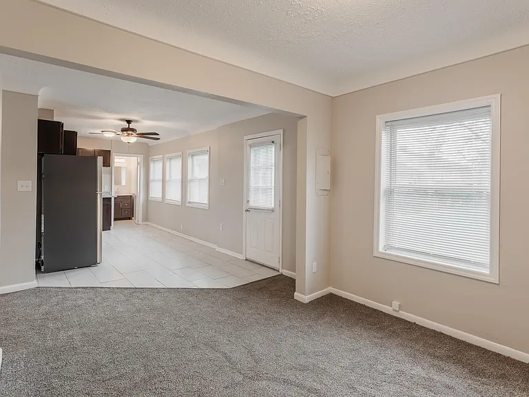 27 Gladwin Ave #27 — Photo 7