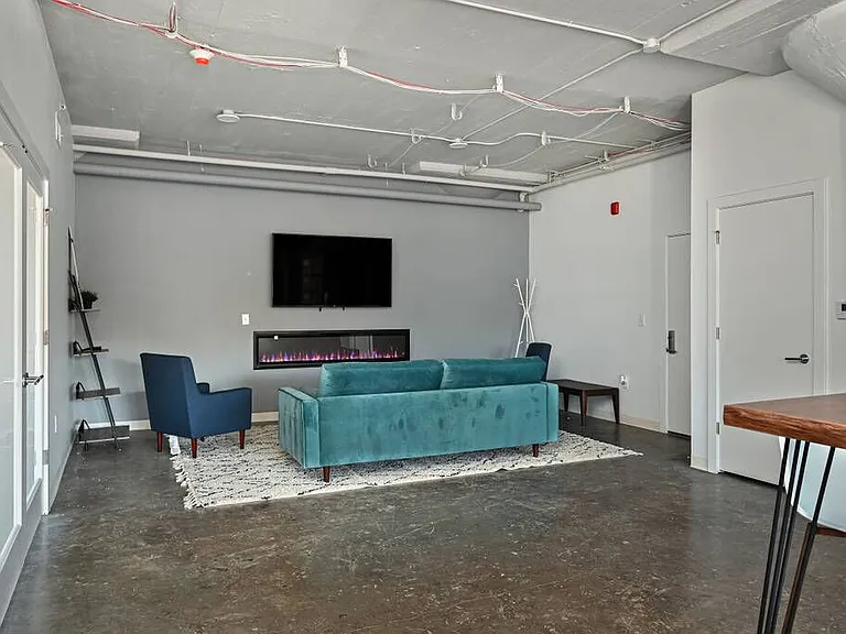 The Monarch Apartments — Photo 10