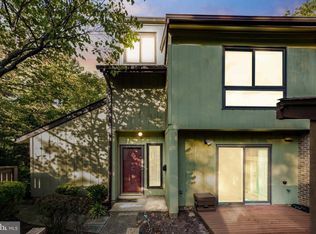 11932 Escalante Ct, Reston, VA 20191