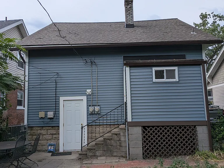 243 W Webster St — Photo 22