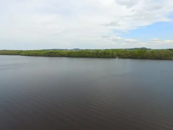 E12603 Kilpatrick Point Dr, Merrimac, WI 53561