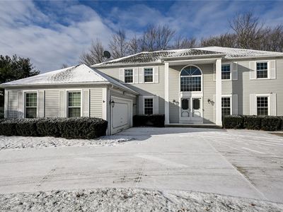 16902 Walnut Creek Dr, Strongsville, OH, 44149