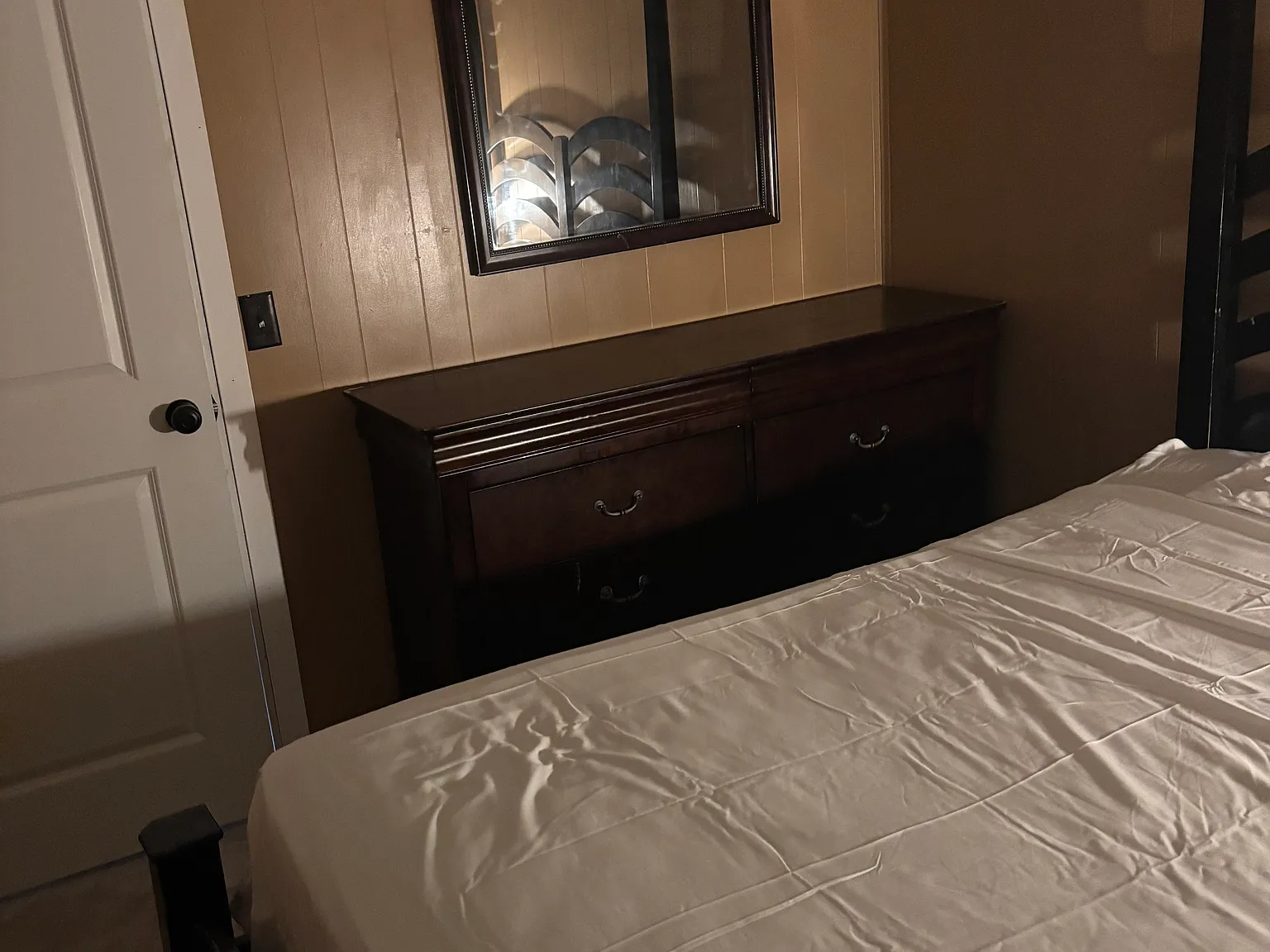 5 bed, 2086 sqft, $650 — Photo 4