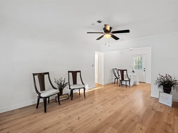 1613 Hilltop Dr, Garland, TX 75042