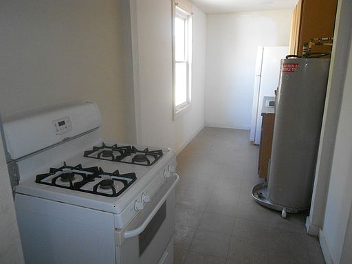 3rd image of 2210 Edwards Ave #1