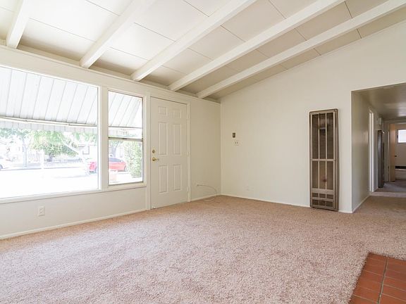4th image of 697 Lakebird Dr