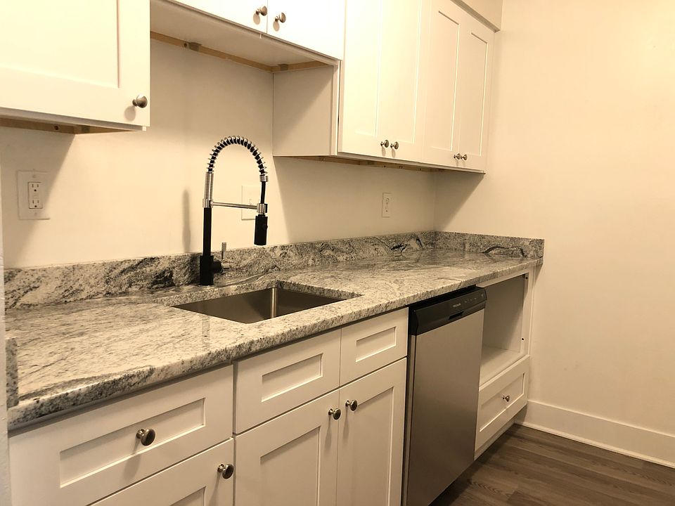 1st image of 6931 Goldengate Dr #502