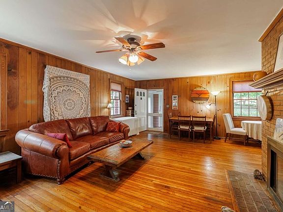 5th image of 285 Gran Ellen Dr