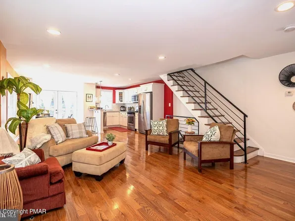 420 Wellesley Rd, Philadelphia, PA 19119