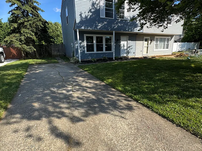 35 Farmhouse Rd — Photo 2